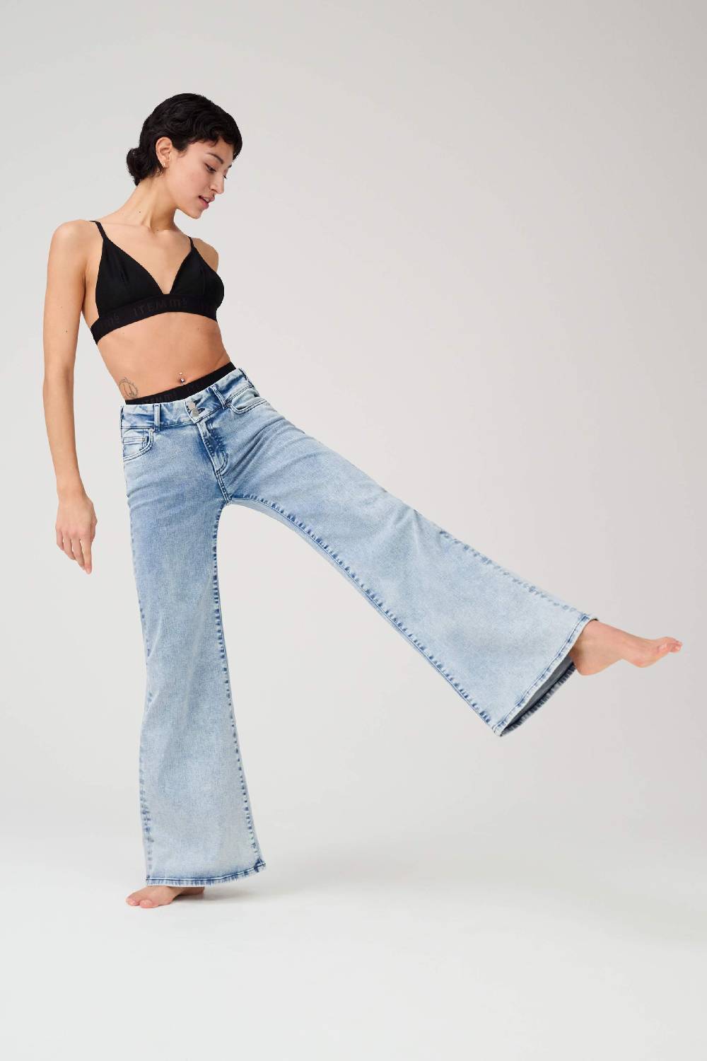 Item M6 Wide Legged High Rise Denim Exklusive Angebote