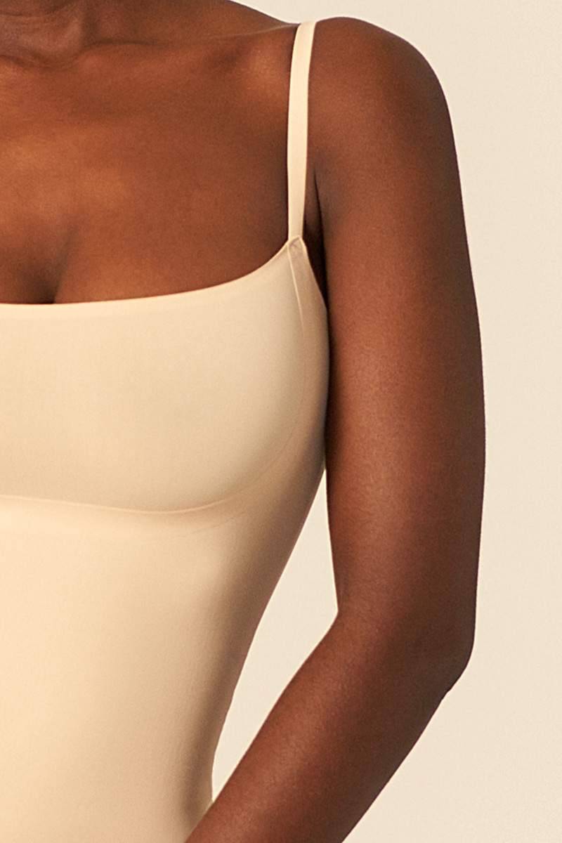Item M6 Mama Strappy Top Räumungsverkauf