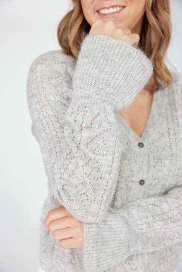 Lieblingsstück Jacke mit ausgestelltem Ärmel und Herzchen-Strick Top Angebot