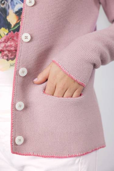 Lieblingsstück Trachtenstrickjacke mit Herzintarsie auf dem Rücken Neueste Mode