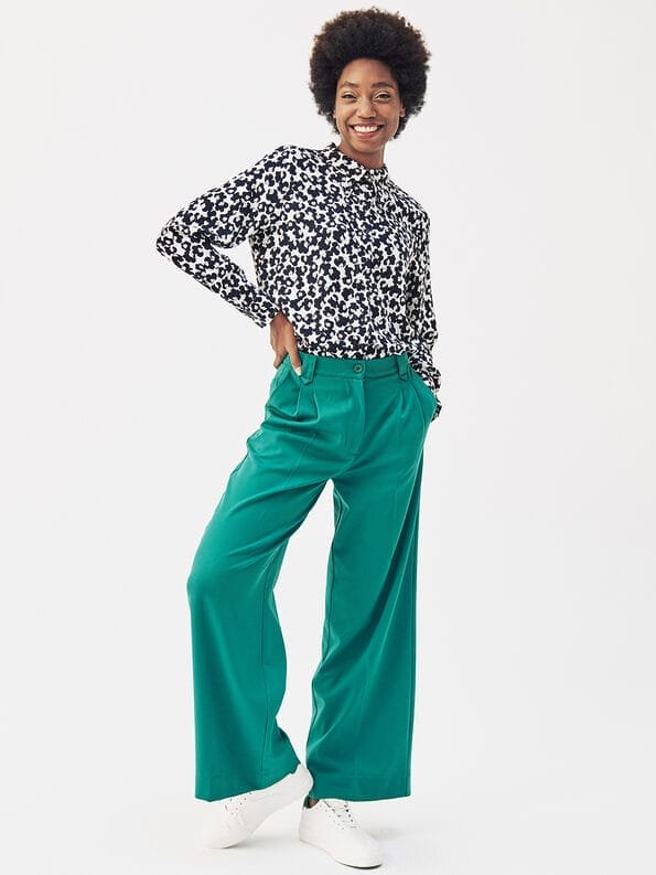 Mademoiselle YéYé Bundfaltenhose mit weitem Bein aus Gabardine Discount Store für neue Produkte