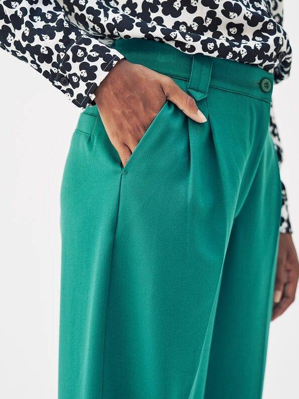 Mademoiselle YéYé Bundfaltenhose mit weitem Bein aus Gabardine Discount Store für neue Produkte