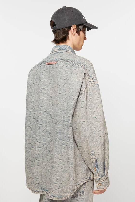Acne Studios Monogramm-Jeanshemd – entspannte Passform Rabatte dieses Monats
