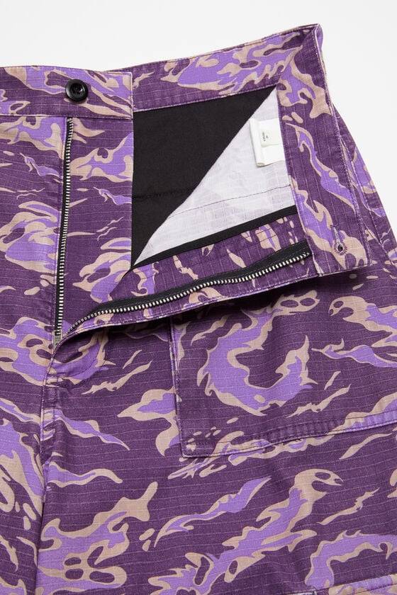 Acne Studios Hose mit Cargo-Print Große Rabatte