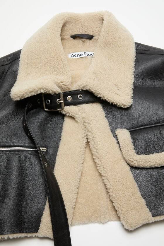 Acne Studios Jacke aus Shearling mit Schnalle Flash Sale