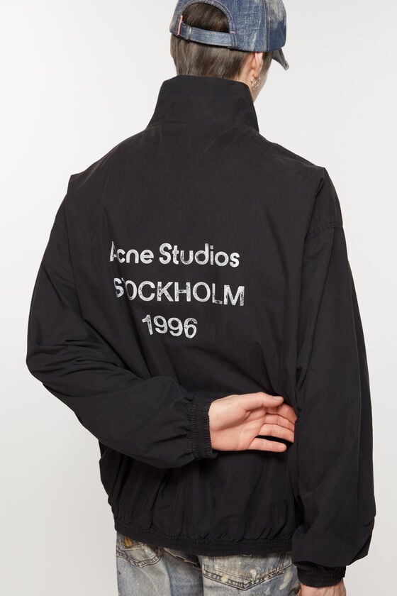 Acne Studios Jacke mit Reißverschluss und Logo Saisonschlussverkauf