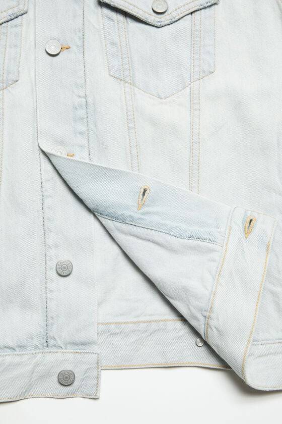 Acne Studios Jeansjacke – entspannte Passform Kauf eins, bekomm eins gratis