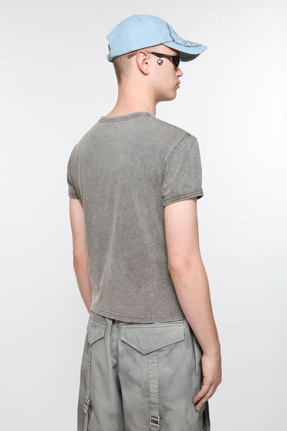 Acne Studios T-Shirt mit verschwommenem Logo – taillierte Unisex-Passform Nur noch ein Tag übrig