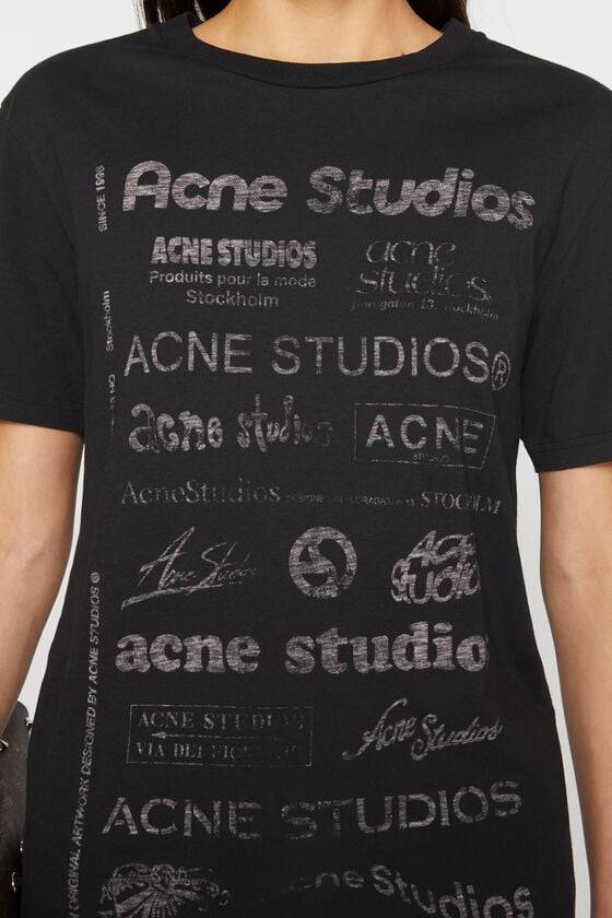Acne Studios Logo-T-Shirt – lockere Passform Lagerräumung