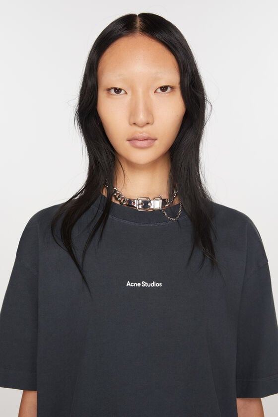 Acne Studios Logo-T-Shirt Top Angebot