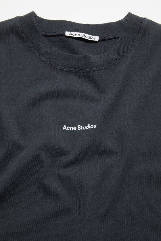 Acne Studios Logo-T-Shirt Top Angebot