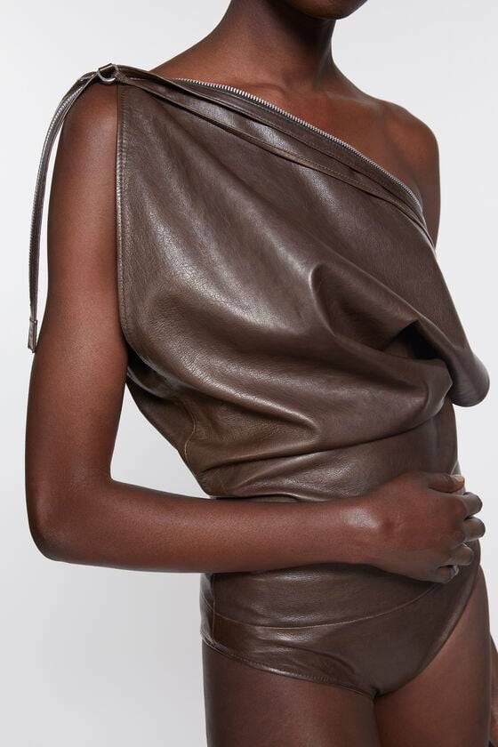 Acne Studios Bodysuit aus Leder Laufsteg-Show JETZT KAUFEN