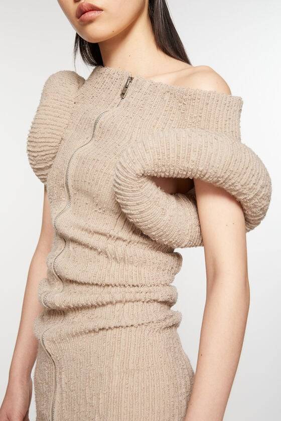 Acne Studios Asymmetric knit dress Laufsteg-Show Cyber Monday