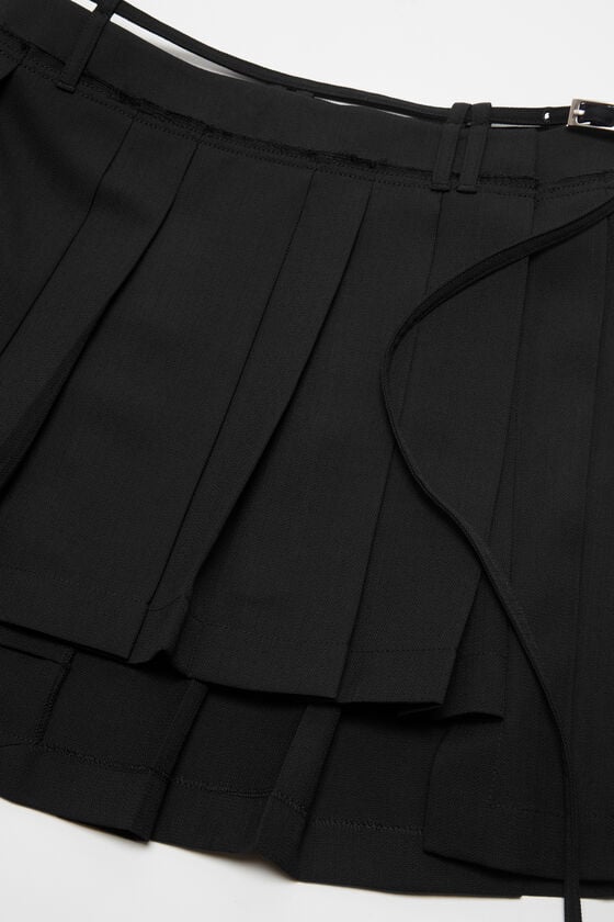 Acne Studios Asymmetrischer Faltenrock Exklusivangebot