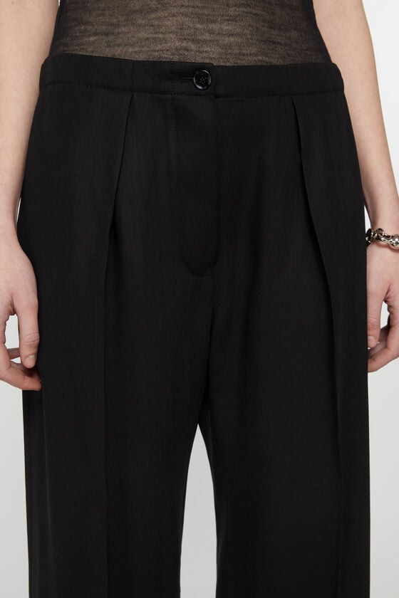 Acne Studios Figurnahe Hose Letzte 3 Tage