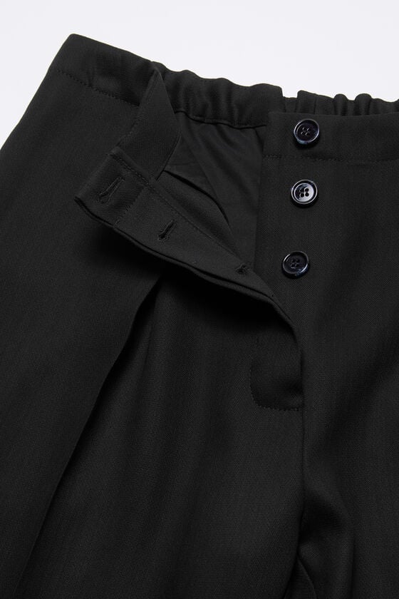 Acne Studios Figurnahe Hose Letzte 3 Tage