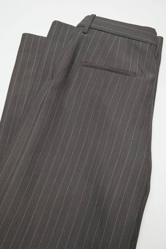 Acne Studios Dekonstruierte Nadelstreifenhose Nur für heute