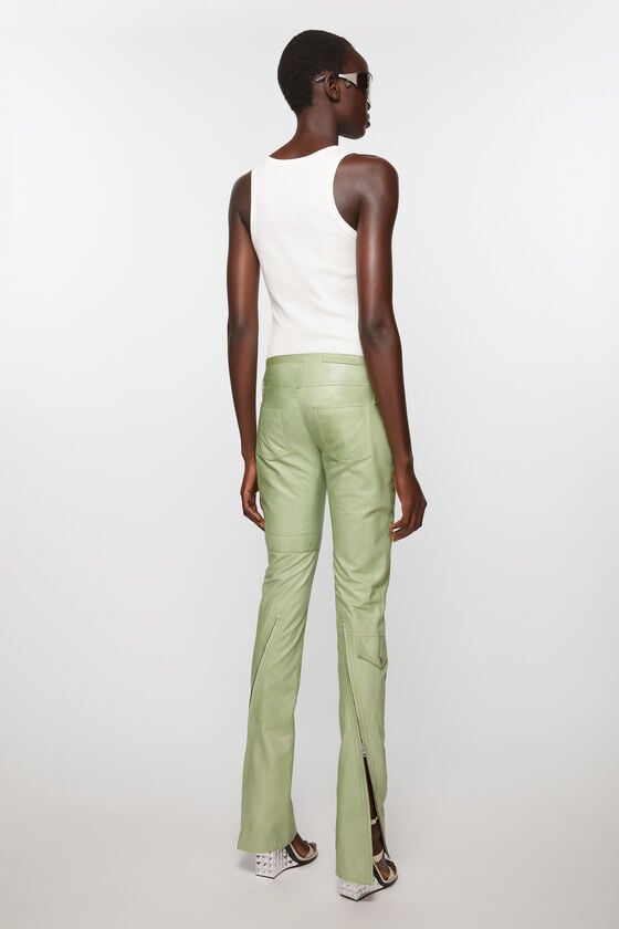 Acne Studios Lederhosen Laufsteg-Show Auslauf
