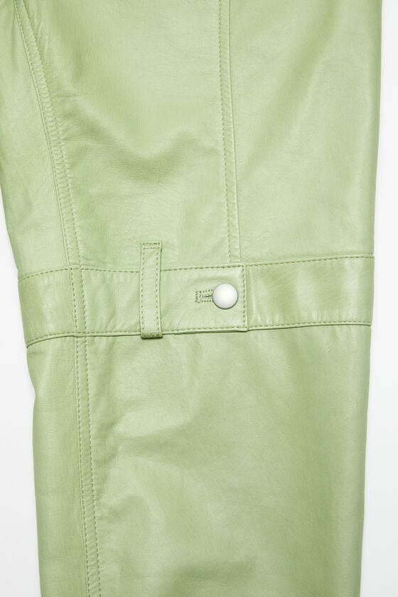 Acne Studios Lederhosen Laufsteg-Show Auslauf