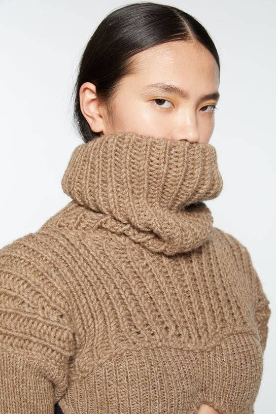 Acne Studios Cropped high neck knit Laufsteg-Show Preisnachlass