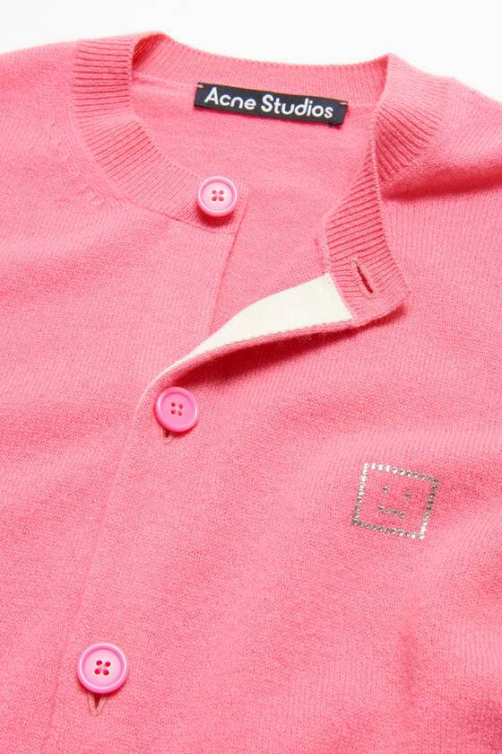 Acne Studios Verzierte Face-Logo-Strickjacke Valentinstagsangebot