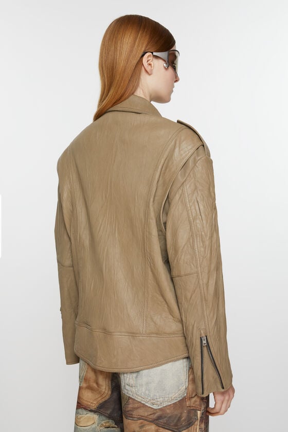 Acne Studios Bikerjacke aus zerknittertem Leder Sonderangebot