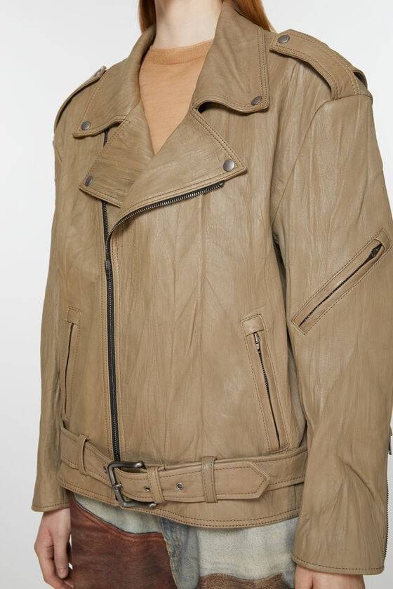Acne Studios Bikerjacke aus zerknittertem Leder Sonderangebot
