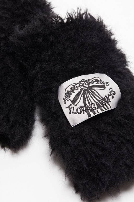 Acne Studios Fluffy mittens Bis zu 65% Rabatt