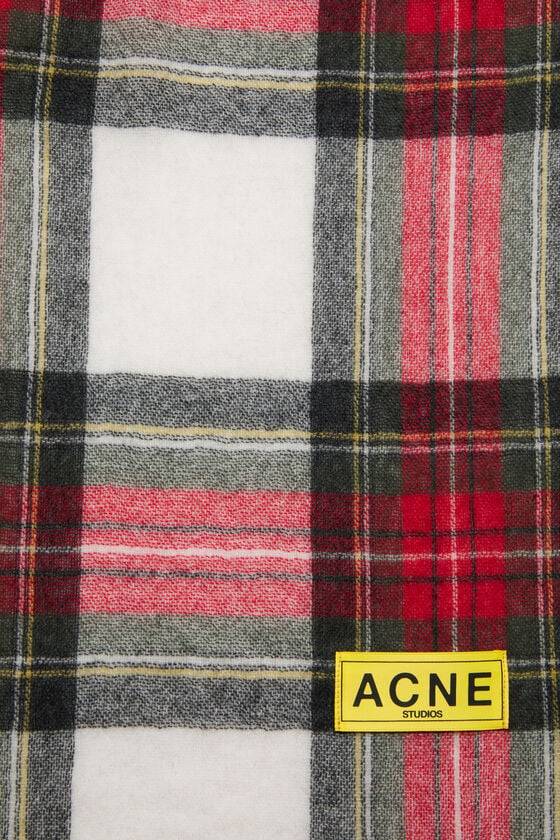 Acne Studios Karierter Fransen-Schal Saisonschlussverkauf