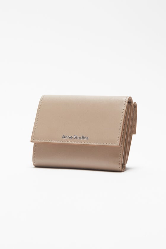 Acne Studios Dreifach-Geldbörse aus Leder Vatertagsangebot