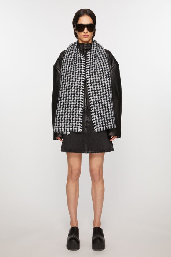 Acne Studios Schal mit Hahnentrittmuster Exklusive Angebote
