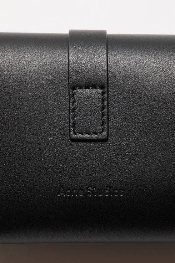Acne Studios Gefaltete Musubi-Geldbörse Kostenlose Rückgabe