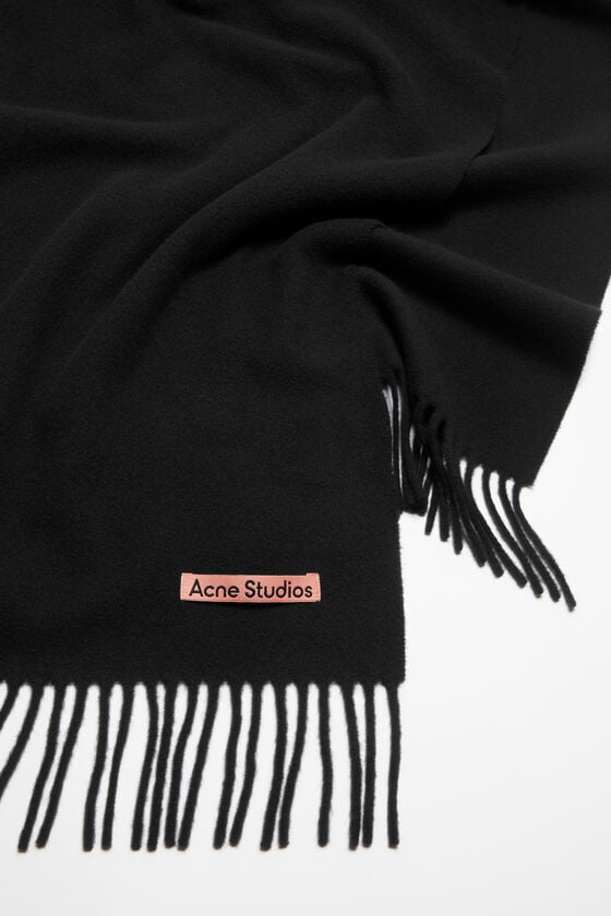 Acne Studios Schmaler Fransen-Schal aus Wolle Bis zu 55% Rabatt