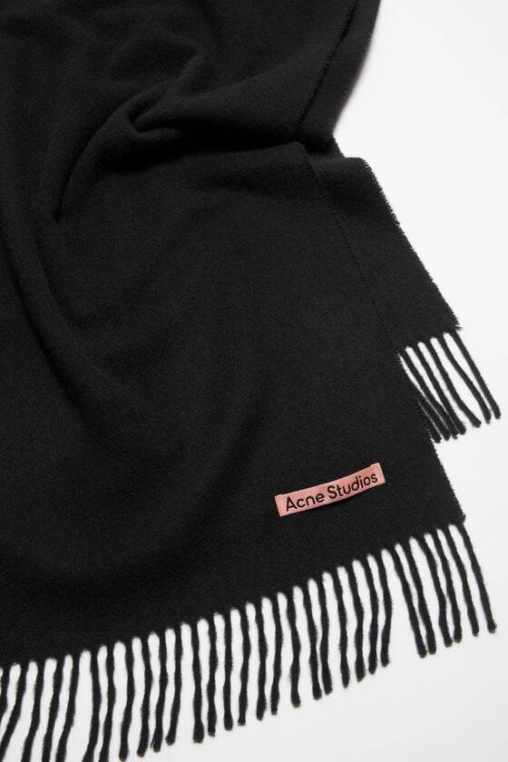 Acne Studios Schmaler Fransen-Schal aus Kaschmir Riesige Rabatte