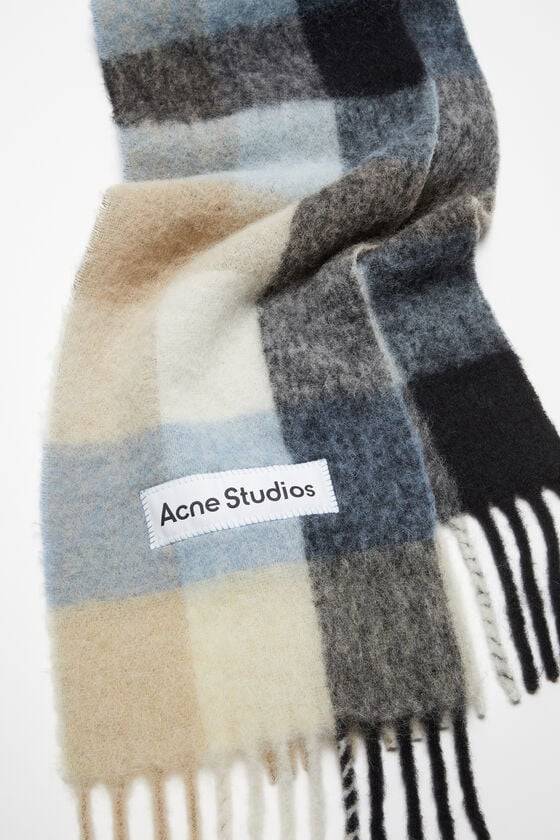 Acne Studios Karierter Schal aus Mohair Rabatt