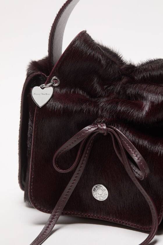 Acne Studios Multipocket furry leather bag Laufsteg-Show Versandkostenfrei