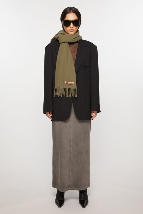 Acne Studios Schmaler Fransen-Schal aus Wolle Nur noch ein Tag übrig