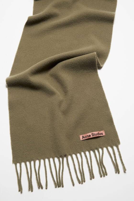 Acne Studios Schmaler Fransen-Schal aus Wolle Nur noch ein Tag übrig