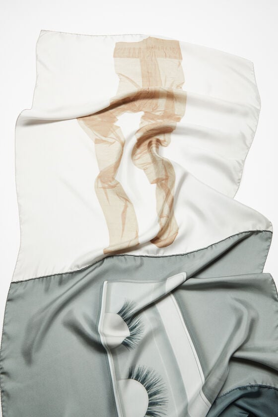 Acne Studios Seidenschal mit Print von Katerina Jebb Laufsteg-Show Clearance-Verkauf