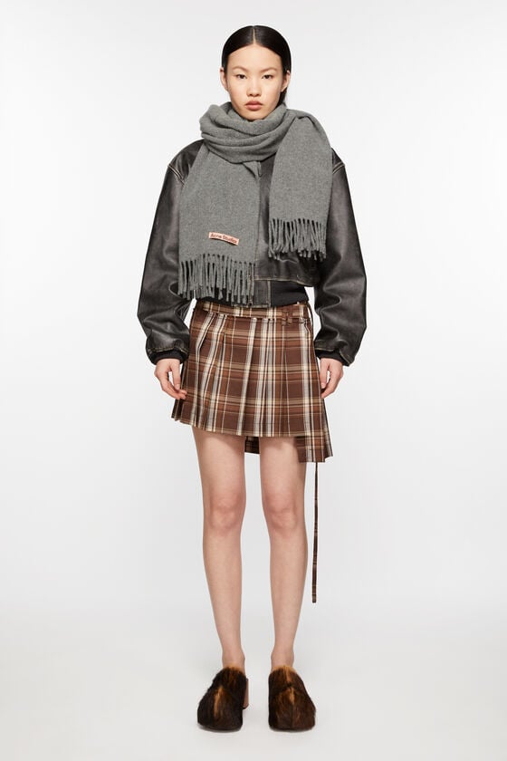 Acne Studios Schmaler Fransen-Schal aus Wolle Black Friday Preise