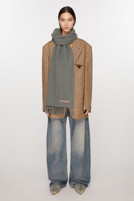 Acne Studios Schmaler Fransen-Schal aus Kaschmir 50% Rabatt für begrenzte Zeit