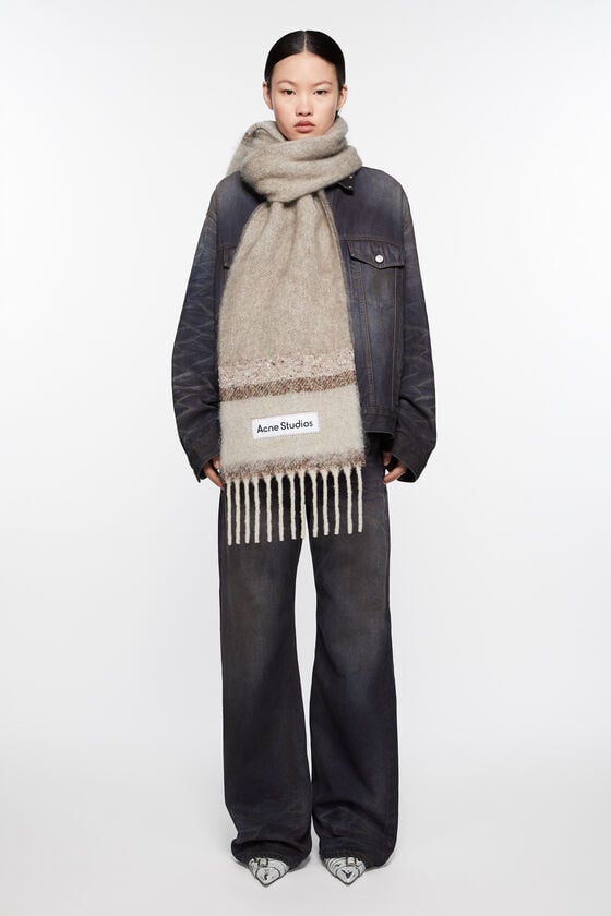 Acne Studios Fransen-Schal mit Logo Fabrikverkauf