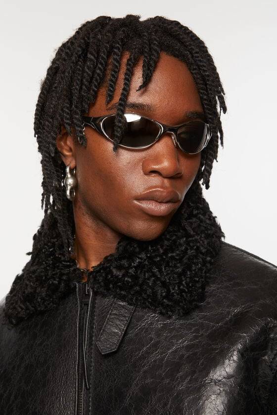 Acne Studios Sonnenbrille mit Metallrahmen und Anhänger Laufsteg-Show Günstig kaufen