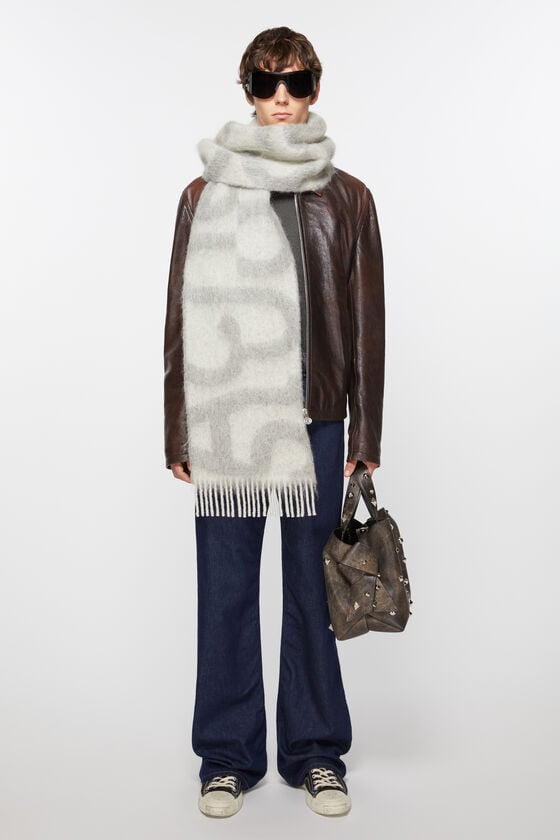 Acne Studios Logo-Schal Saisonschlussverkauf