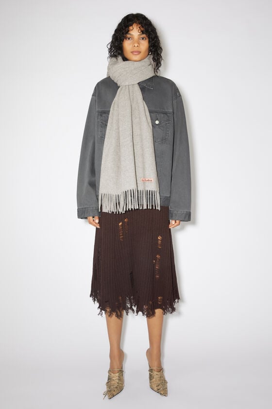 Acne Studios Oversized-Wollschal mit Fransen Weihnachtsangebot