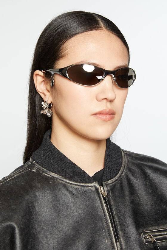Acne Studios Blumen-Creolen Online Outlet