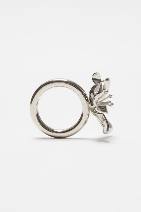 Acne Studios Ring mit Blume Zeitlich begrenztes Angebot