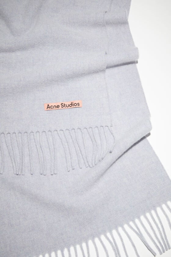 Acne Studios Schmaler Fransen-Schal aus Wolle Kostenlose Rückgabe