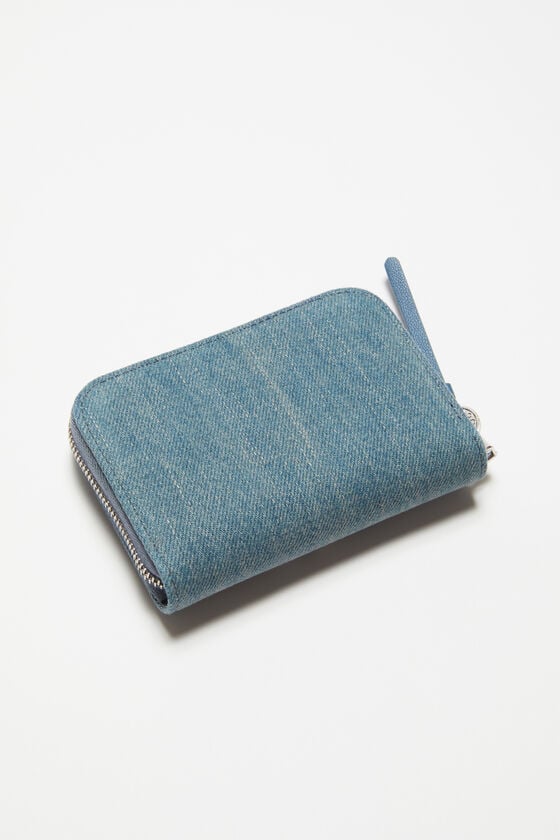 Acne Studios Portemonnaie aus Denim mit Reißverschluss Neueste Stile