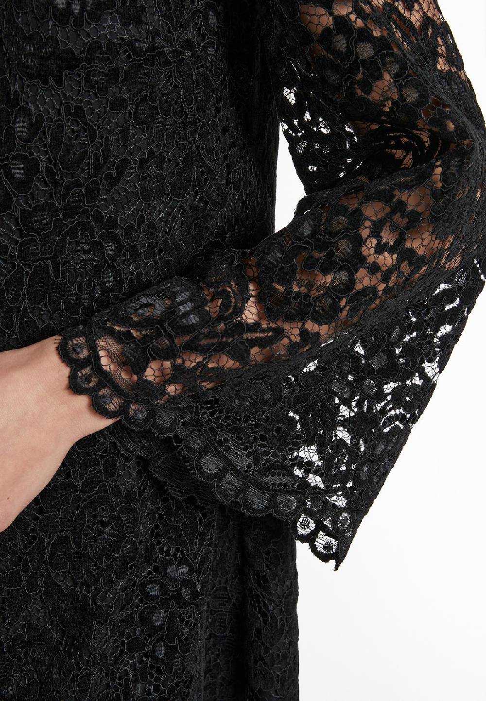 Ana Alcazar Spitzenkleid Sahea Letzter Tag